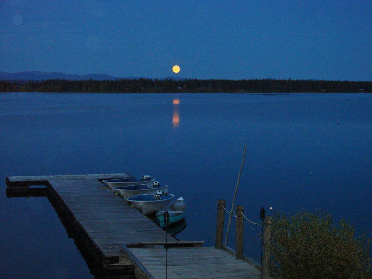 Eagle'S Nest Resort Anahim Lake Exterior photo