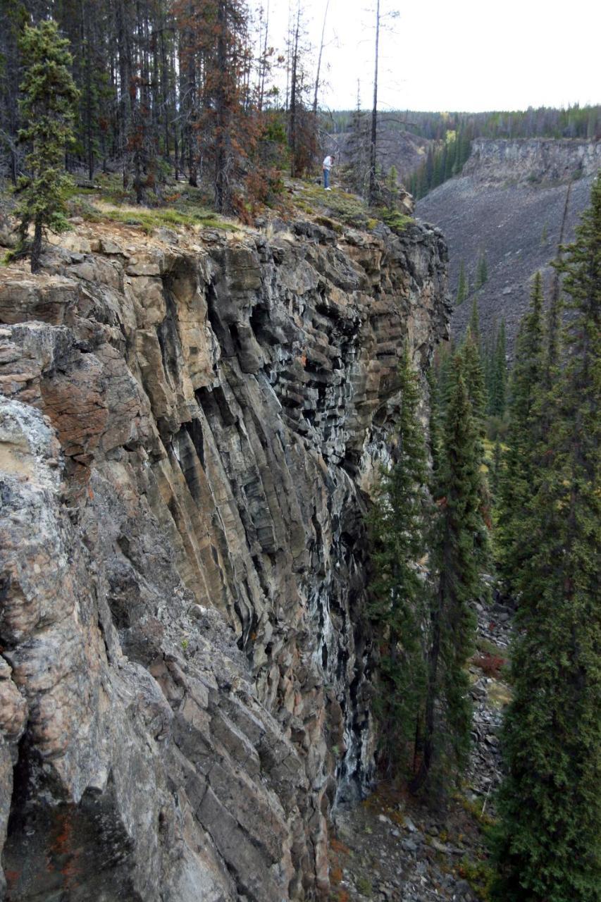 Eagle'S Nest Resort Anahim Lake Exterior photo